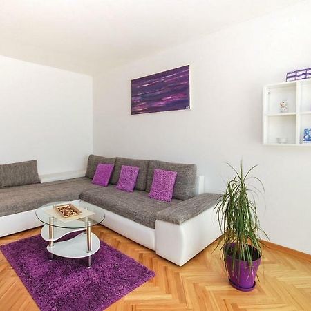 Apartment Skyscraper Maro Rijeka Bagian luar foto